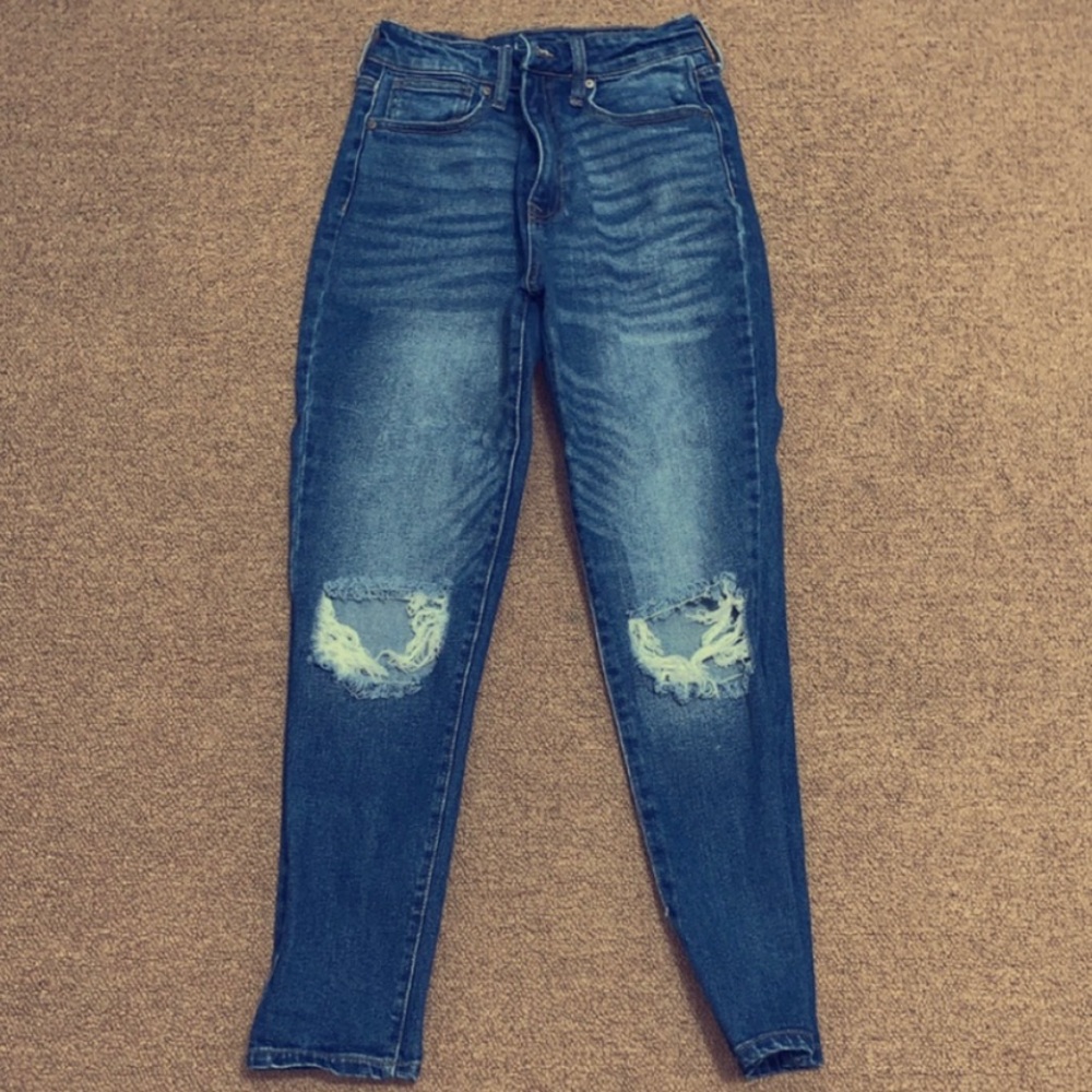 HOLY JEANS